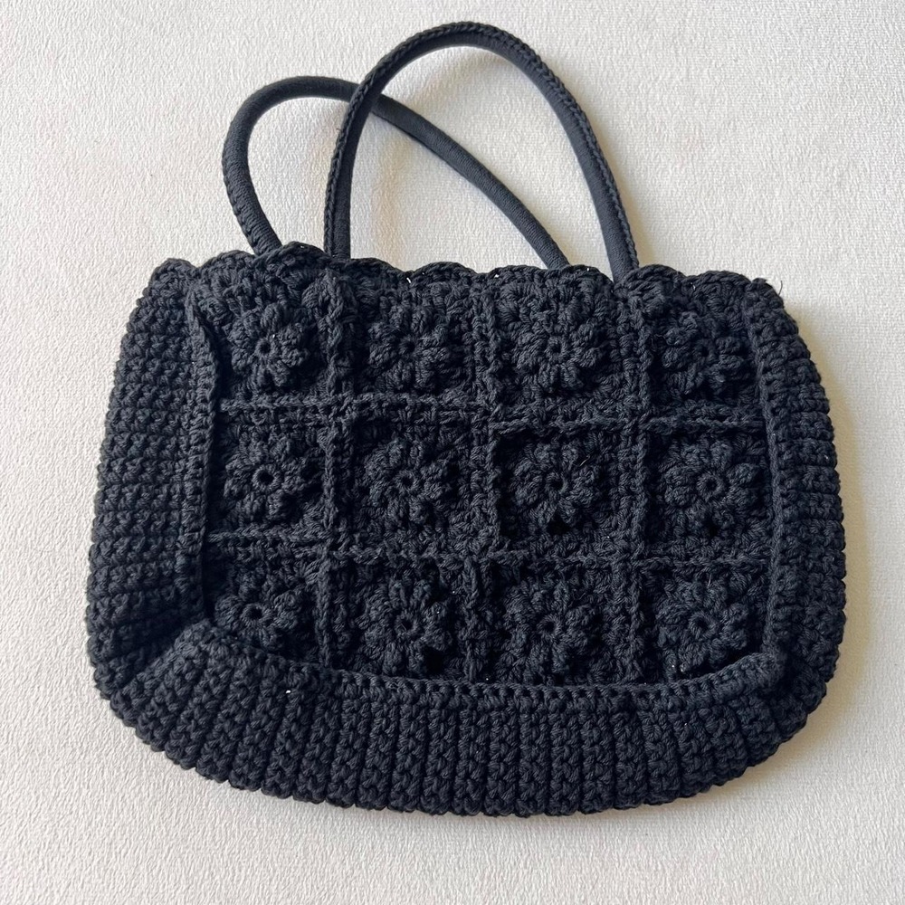 Black crochet handbag with floral motifs y2k hippie boho goth Whimsigoth espirit - Picture 8 of 8